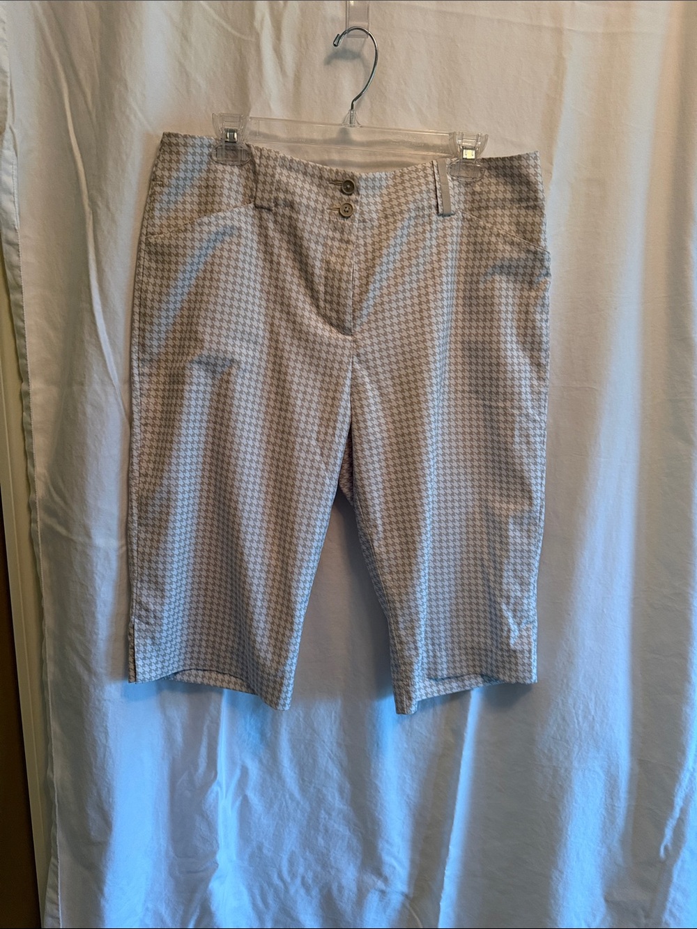 Nike White Golf Skort with Subtle Tan Accents